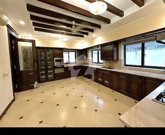 2 Kanal Triple Storey House — 7 Bedrooms, Attached Baths — photo 4