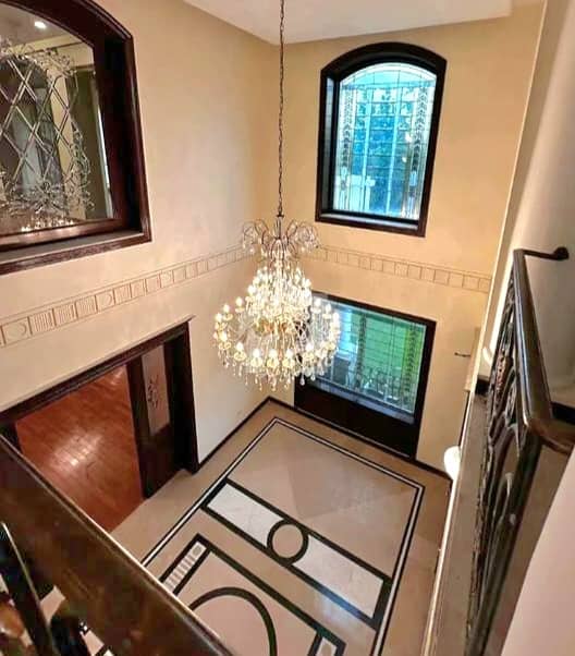 Beautiful Luxurious 7 Bedroom Triple Storey House — photo 3