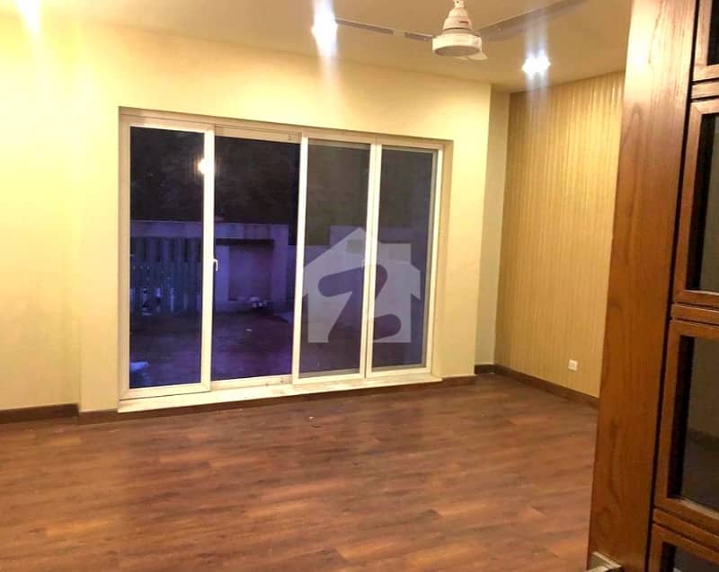 Brand New 6 Bedroom House with Swimming Pool — photo 3