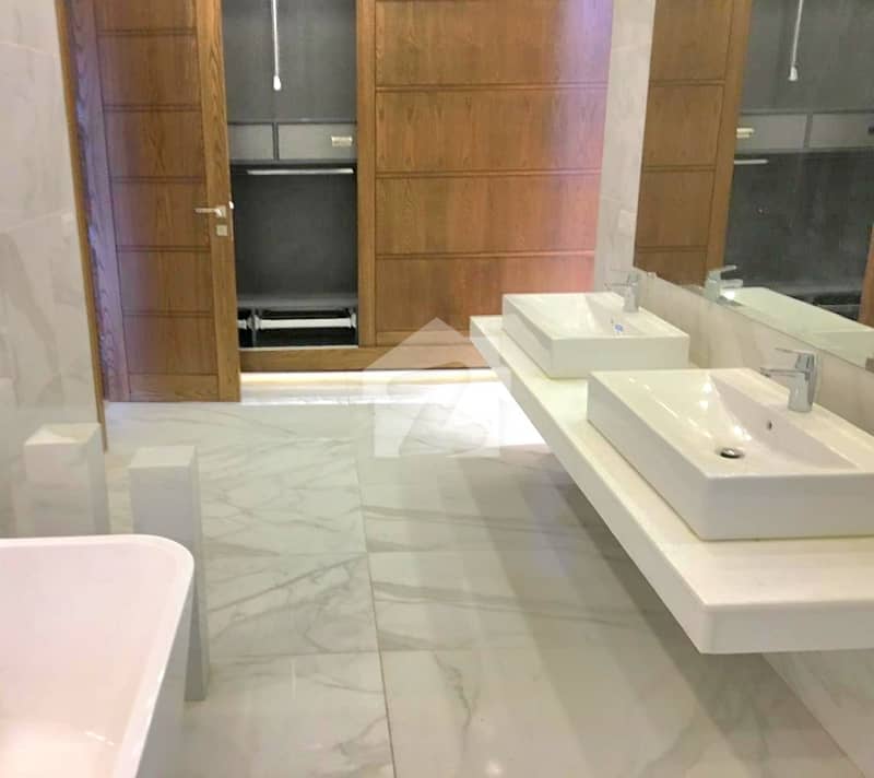 600 Sq Yd Brand New 6 Bedroom Luxury House with Swimming Pool — photo 2
