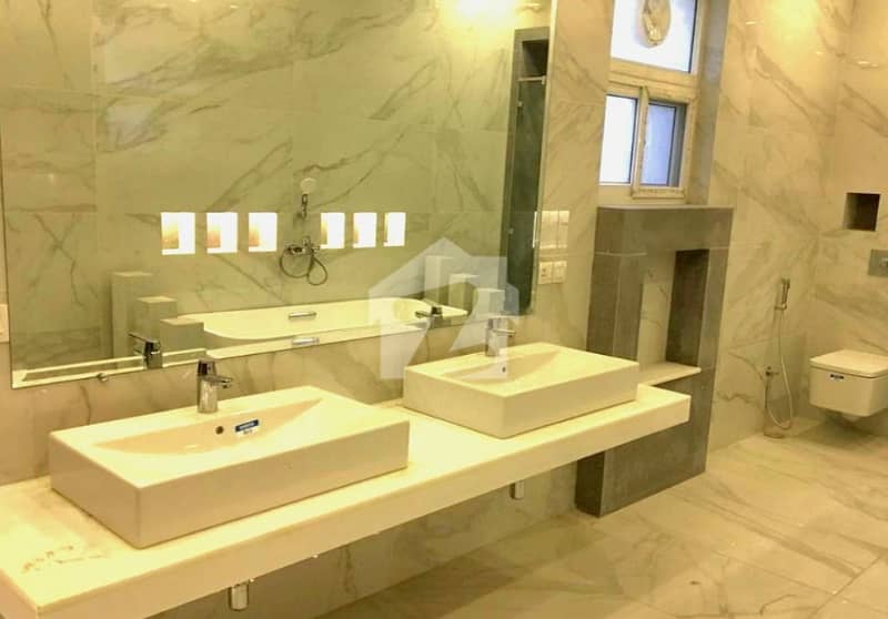600 Sq Yd Brand New 6 Bedroom Luxury House with Swimming Pool — photo 4