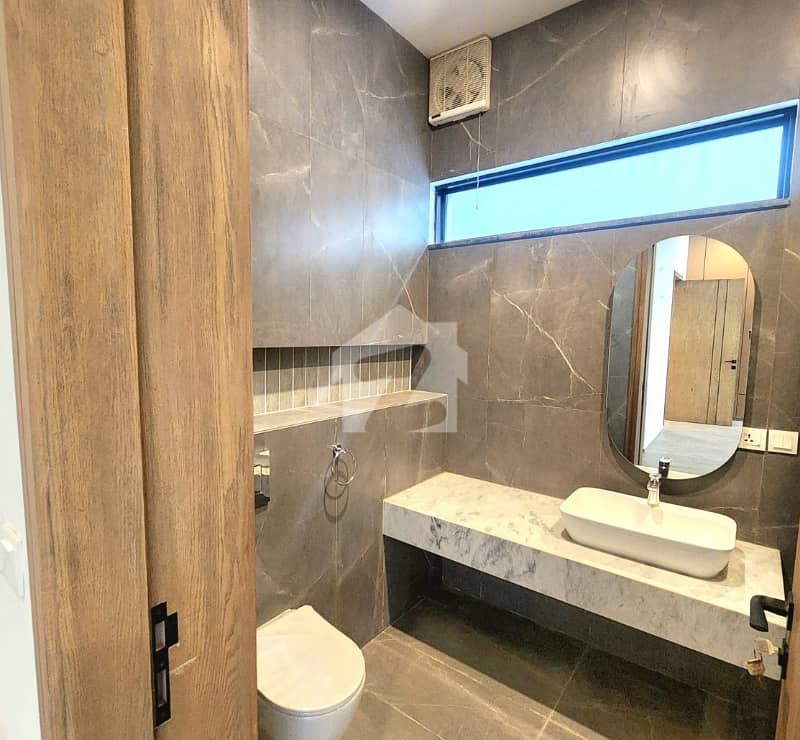 666 Sq Yd Brand New 8 Bedroom Triple Storey Luxury House — photo 2