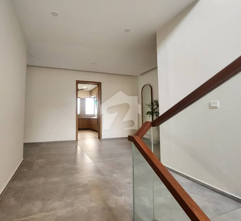 666 Sq Yd Brand New 8 Bedroom Triple Storey Luxury House — photo 3