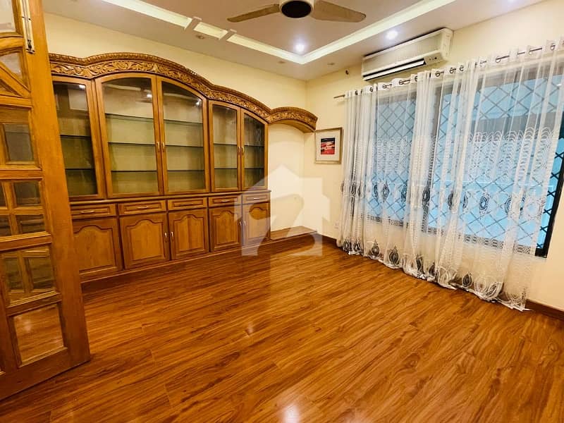 Beautiful Luxurious 4 Bedroom Renovated House — photo 3