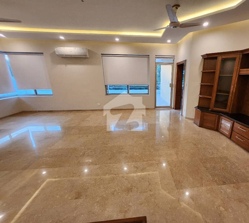 Beautiful New 6 Bedroom House — photo 2