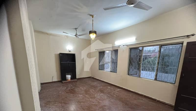 Prime Location Beautiful 666 Sq Yd House