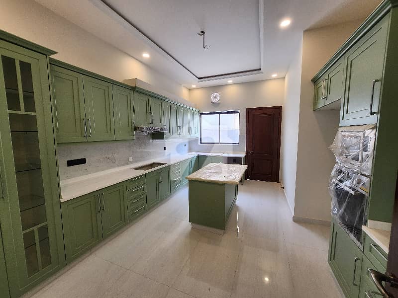 Brand New Luxury 7 Bedroom House — photo 4