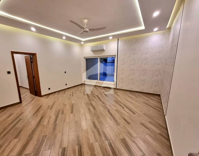 Brand New Luxury 8 Bedroom House — photo 2